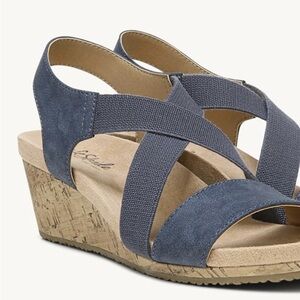 Life Stride Mexico Wedge Sandal - size 9